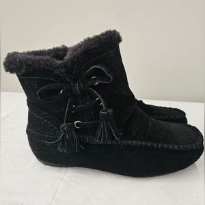 KALLI COLLECTION Motion Junior Girls Black Flat Ankle Boots With Tassels